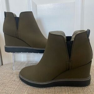 Dr. Scholl's Comfortable Wedge Ankle Boots, Women's Size 7M Green/Olive
